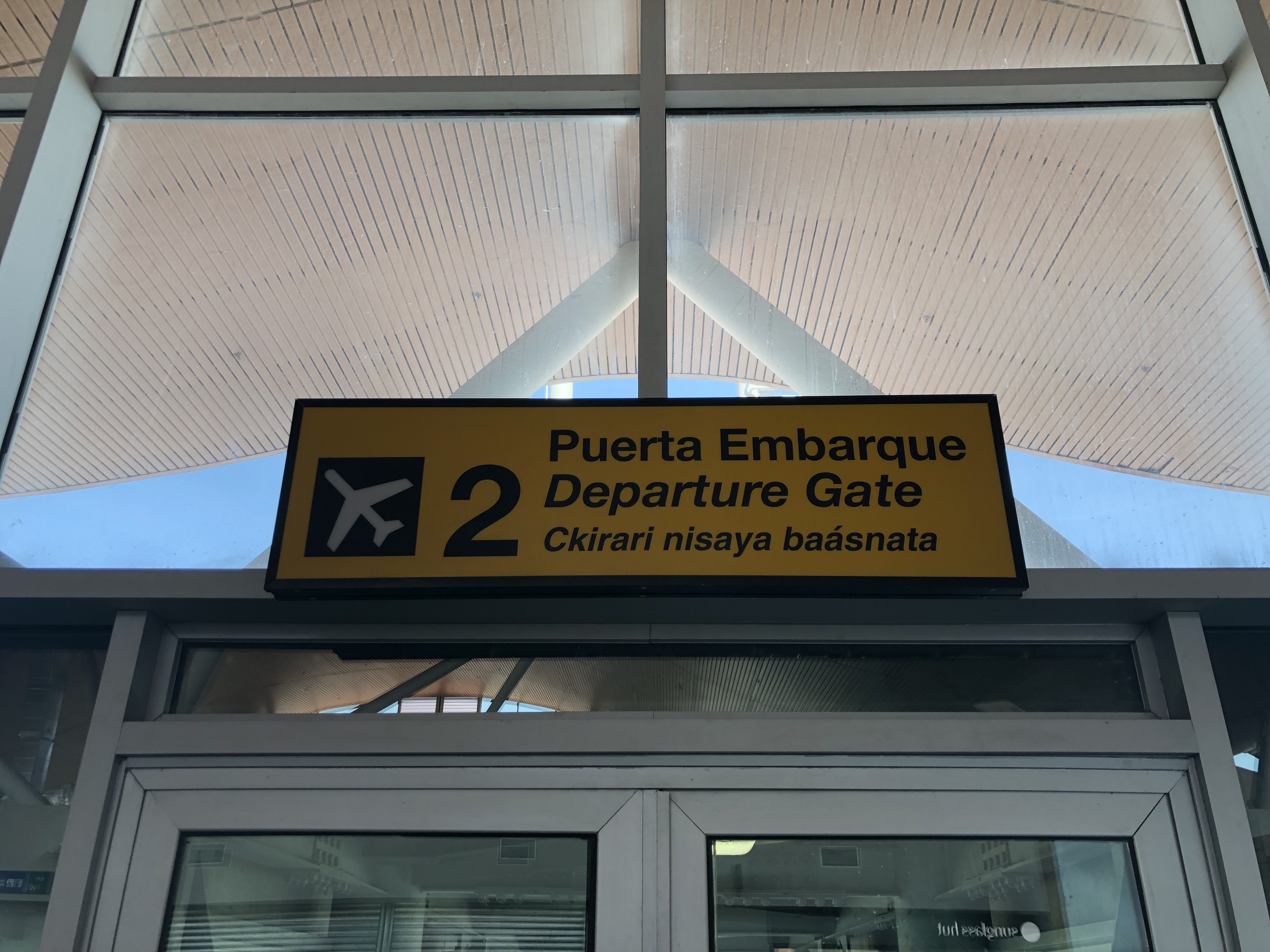 Señalización de puerta de embarque